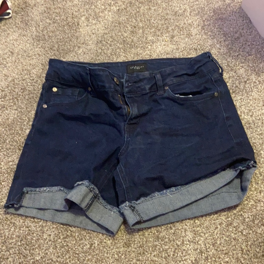 Celebrity pink jeans shorts size 7/28!